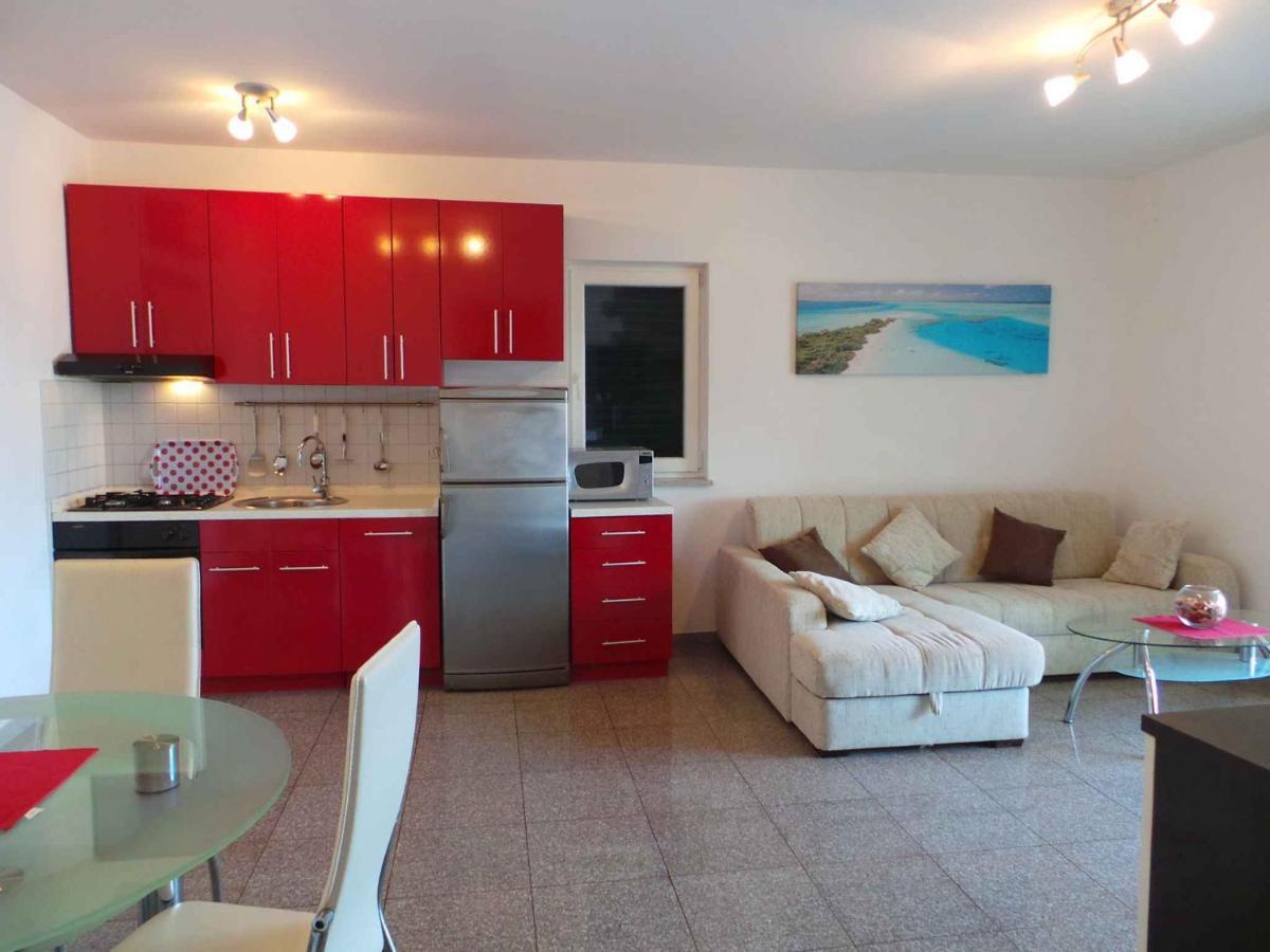 Holiday Home In Malinska/Insel Krk 13031 Buitenkant foto